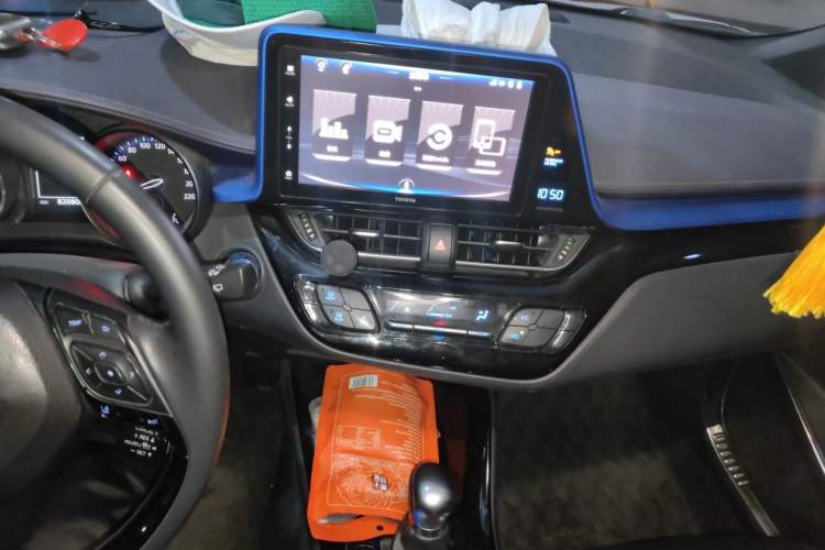 Used Toyota IZOA 2018 2.0L Yichi Version China VI Standard Audio And AC Panel
