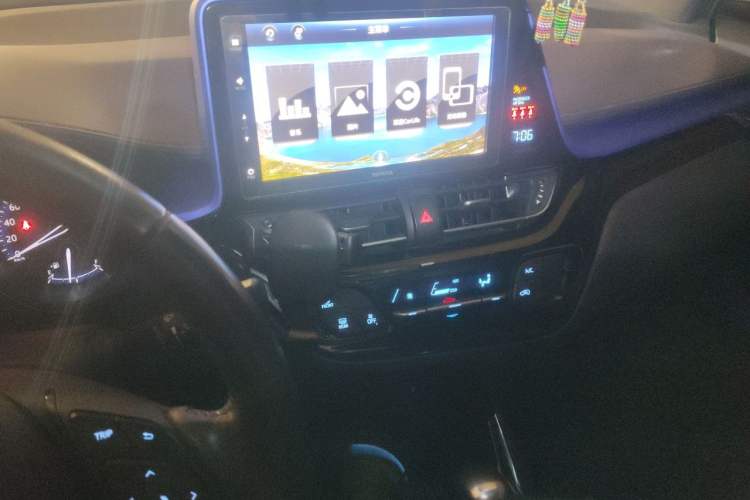 Used Toyota IZOA 2018 2.0L Yichi Edition China V Standard Audio And AC Panel