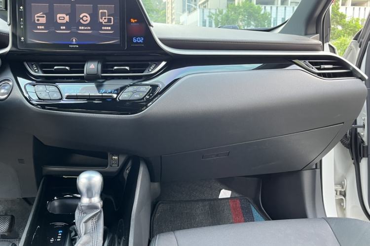 Used Toyota IZOA 2018 2.0L Yixuan Version China V Standard Audio And AC Panel