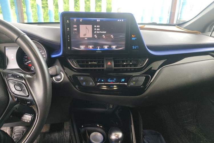 Used Toyota IZOA 2018 2.0L Yichi Version China VI Standard Audio And AC Panel