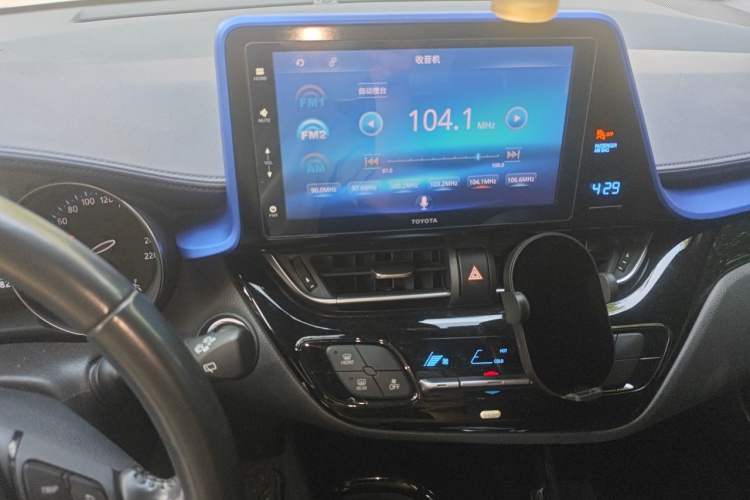 Used Toyota IZOA 2018 2.0L Yichi Edition China V Standard Audio And AC Panel