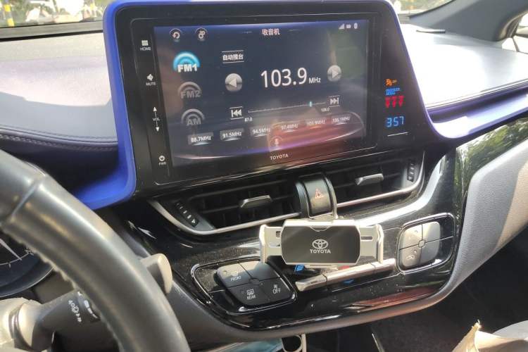 Used Toyota IZOA 2018 2.0L Yichi Version China VI Standard Audio And AC Panel
