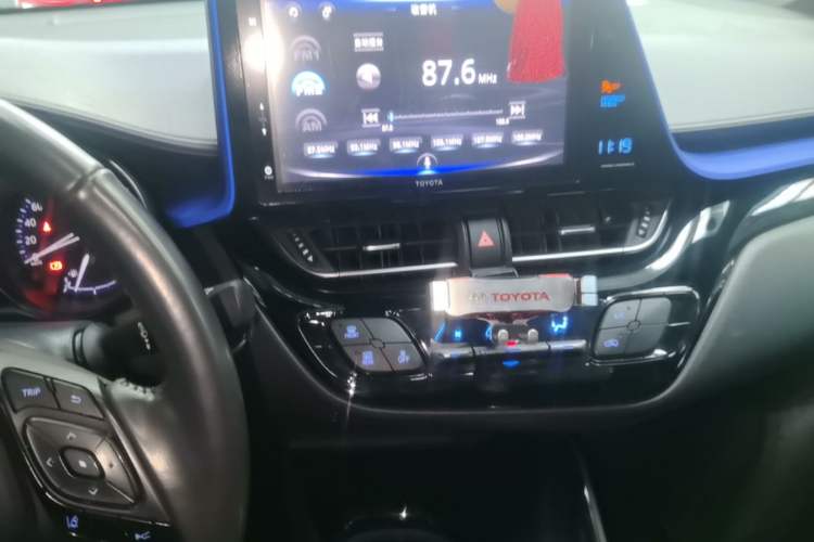 Used Toyota IZOA 2018 2.0L Yichi Version China VI Standard Audio And AC Panel