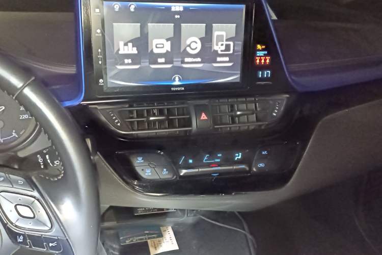 Used Toyota IZOA 2018 2.0L Yichi Version China VI Standard Audio And AC Panel