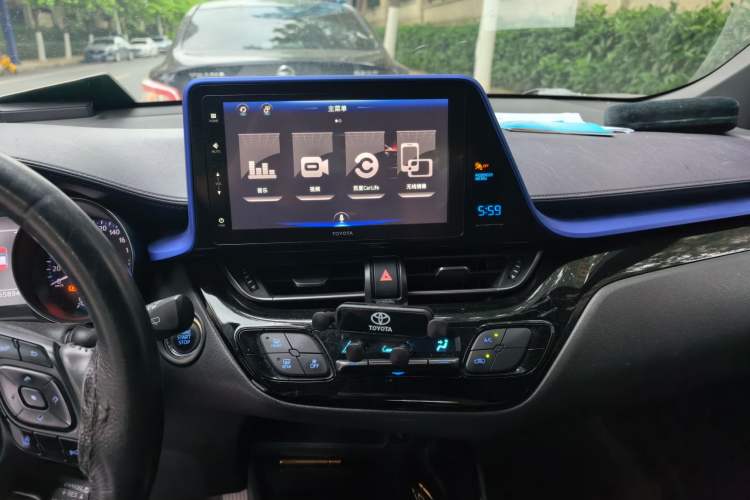 Used Toyota IZOA 2018 2.0L Yichi Version China VI Standard Audio And AC Panel