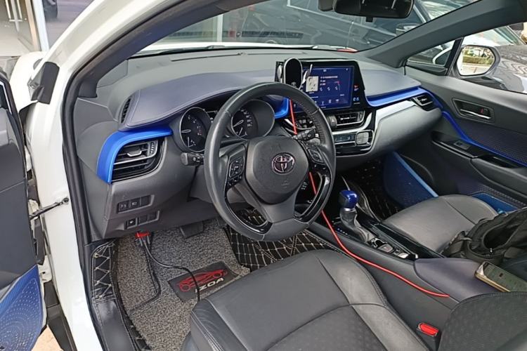 Used Toyota IZOA 2018 2.0L Yichi Edition China V Standard Center Console