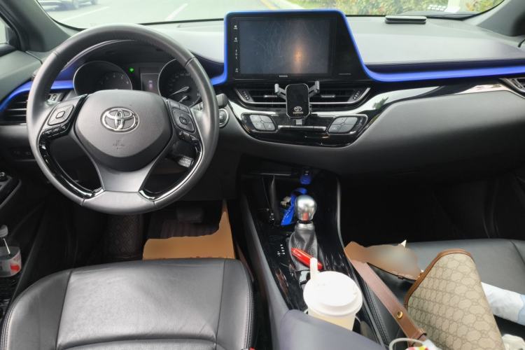 Used Toyota IZOA 2018 2.0L Yichi Edition China V Standard Center Console