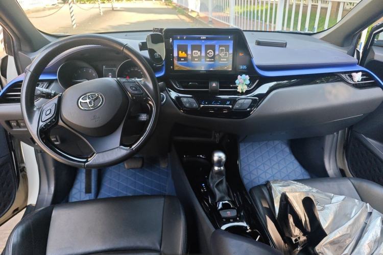 Used Toyota IZOA 2018 2.0L Yichi Edition China V Standard Center Console