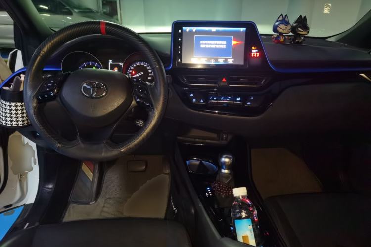 Used Toyota IZOA 2018 2.0L Yichi Version China VI Standard Center Console