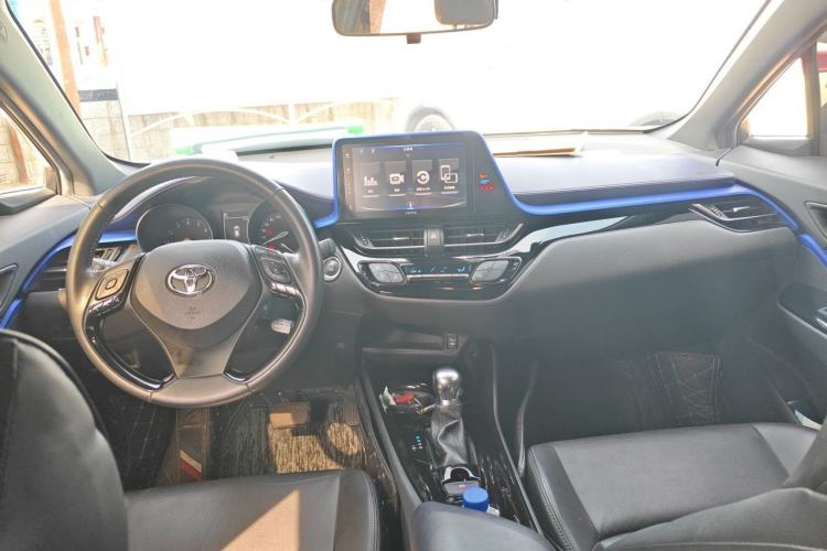 Used Toyota IZOA 2018 2.0L Yichi Version China VI Standard Center Console