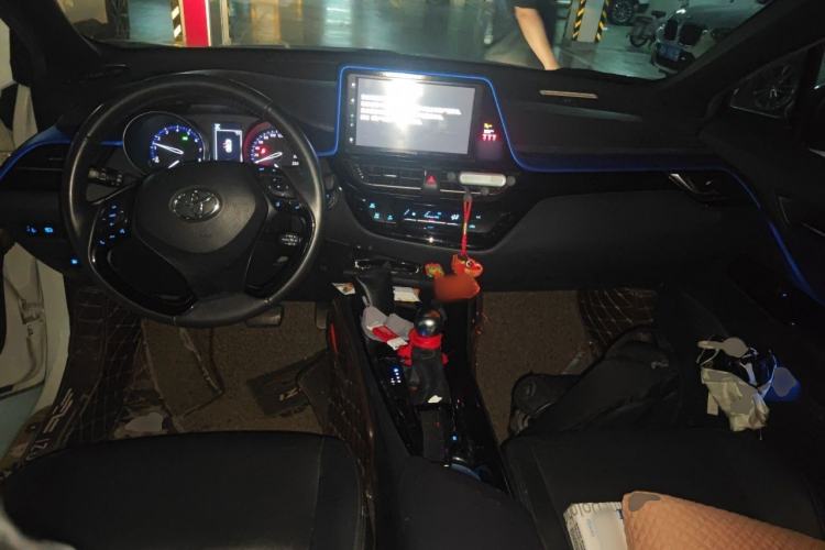 Used Toyota IZOA 2018 2.0L Yichi Edition China V Standard Center Console