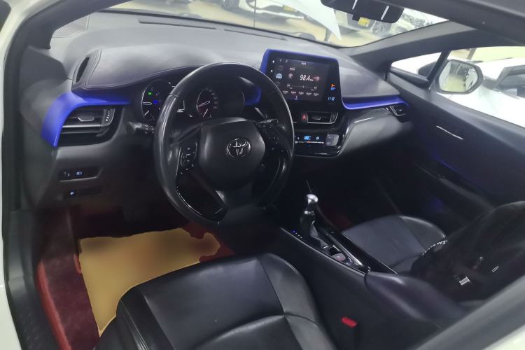 Used Toyota IZOA 2018 2.0L Yichi Edition China V Standard Center Console