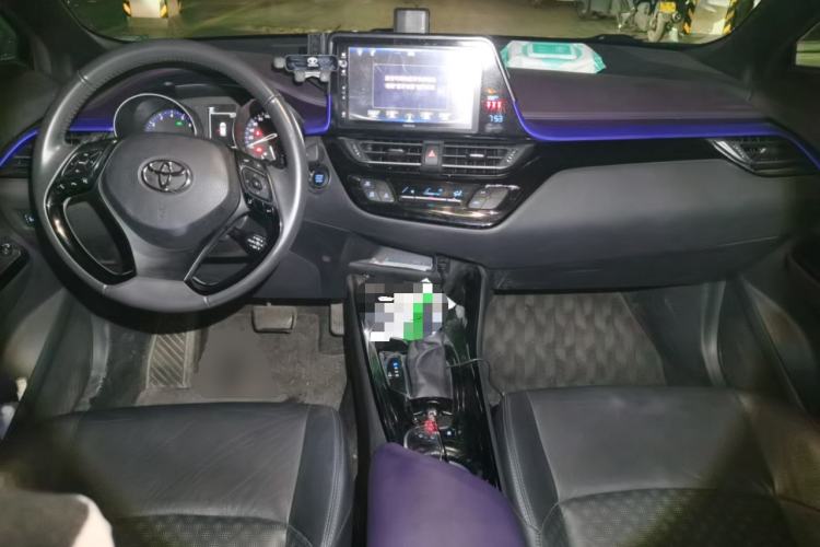 Used Toyota IZOA 2018 2.0L Yichi Version China VI Standard Center Console