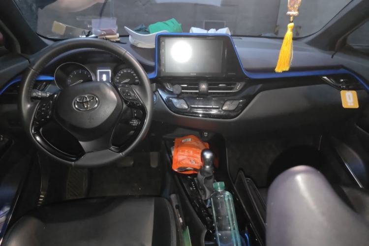 Used Toyota IZOA 2018 2.0L Yichi Version China VI Standard Center Console