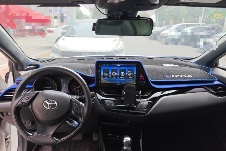 Used Toyota IZOA 2018 2.0L Yichi Version China VI Standard Center Console