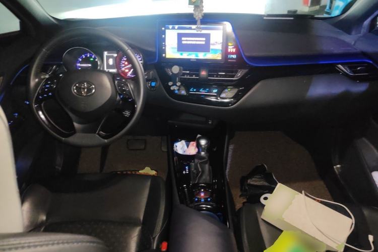 Used Toyota IZOA 2018 2.0L Yichi Edition China V Standard Center Console