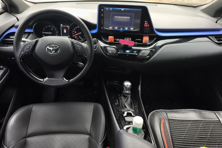 Used Toyota IZOA 2018 2.0L Yichi Edition China V Standard Center Console