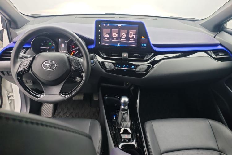 Used Toyota IZOA 2018 2.0L Yichi Edition China V Standard Center Console
