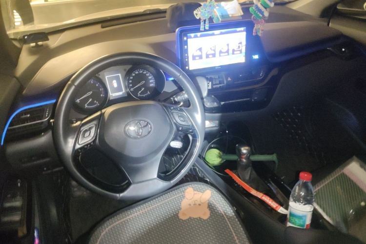 Used Toyota IZOA 2018 2.0L Yichi Edition China V Standard Center Console