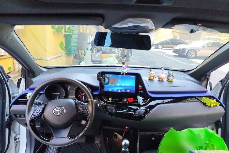 Used Toyota IZOA 2018 2.0L Yichi Edition China V Standard Center Console