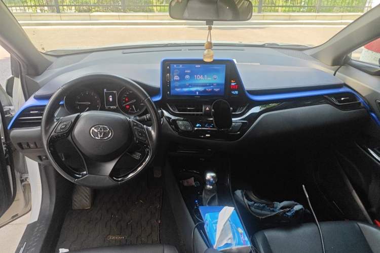 Used Toyota IZOA 2018 2.0L Yichi Edition China V Standard Center Console