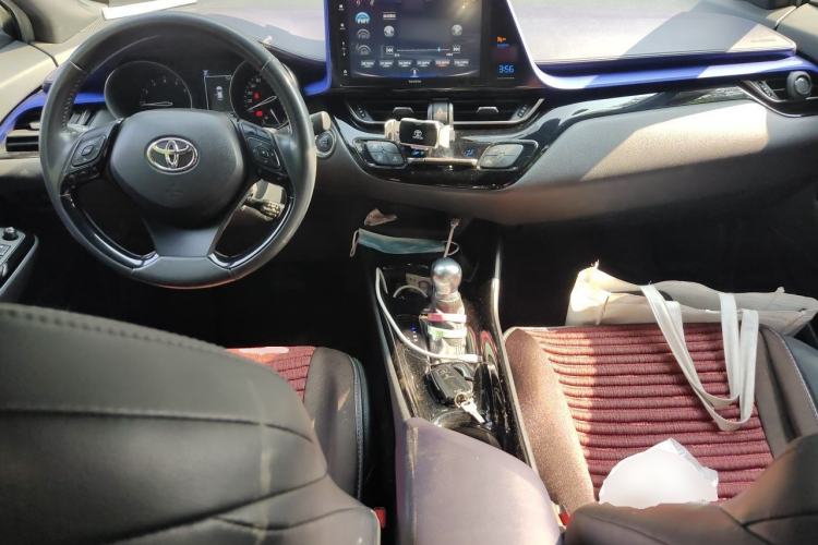 Used Toyota IZOA 2018 2.0L Yichi Version China VI Standard Center Console