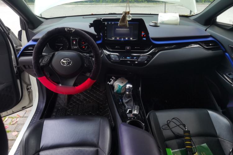 Used Toyota IZOA 2018 2.0L Yichi Version China VI Standard Center Console