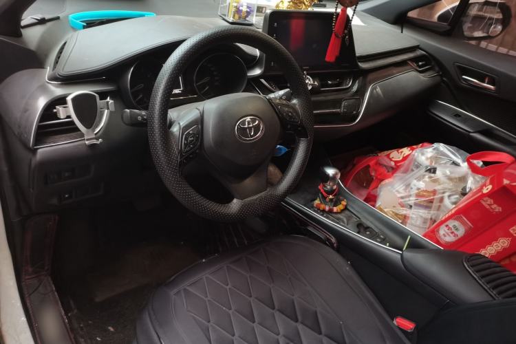 Used Toyota IZOA 2018 2.0L Yidong Version China V Standard Center Console