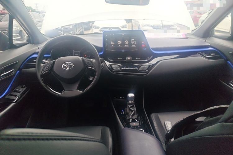 Used Toyota IZOA 2018 2.0L Yichi Version China VI Standard Center Console