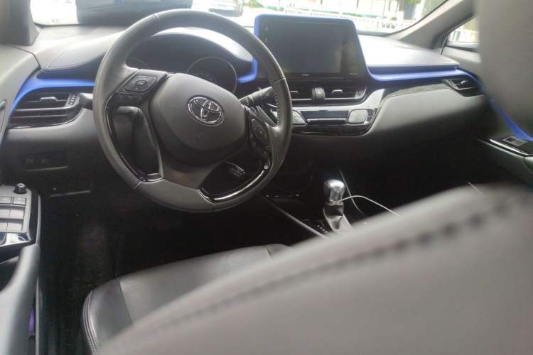Used Toyota IZOA 2018 2.0L Yichi Version China VI Standard Center Console