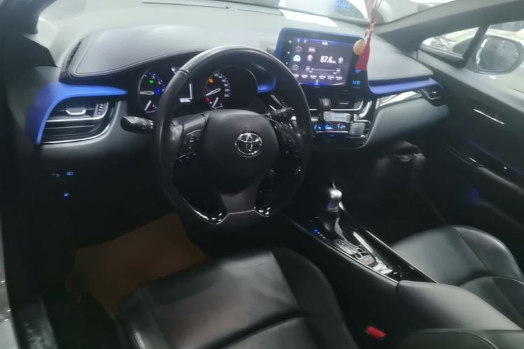 Used Toyota IZOA 2018 2.0L Yichi Version China VI Standard Center Console