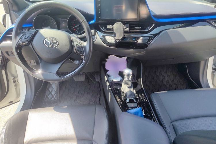 Used Toyota IZOA 2018 2.0L Yichi Version China VI Standard Center Console
