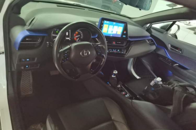Used Toyota IZOA 2018 2.0L Yichi Edition China V Standard Center Console