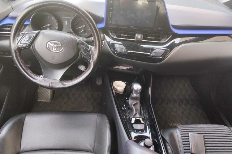 Used Toyota IZOA 2018 2.0L Yichi Version China VI Standard Center Console