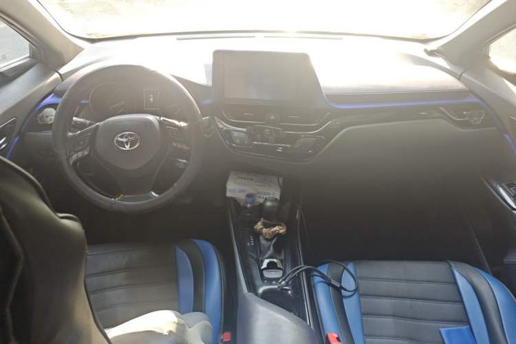 Used Toyota IZOA 2018 2.0L Yichi Edition China V Standard Center Console