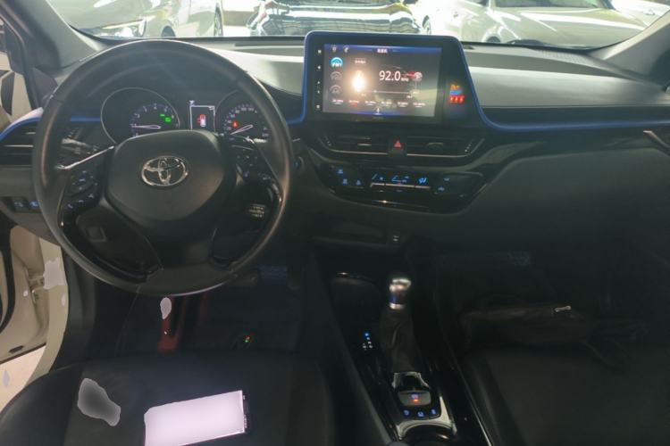Used Toyota IZOA 2018 2.0L Yichi Edition China V Standard Center Console