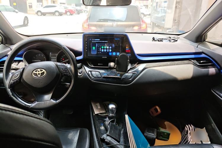 Used Toyota IZOA 2018 2.0L Yichi Version China VI Standard Center Console