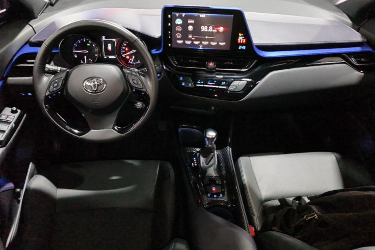Used Toyota IZOA 2018 2.0L Yichi Version China VI Standard Center Console