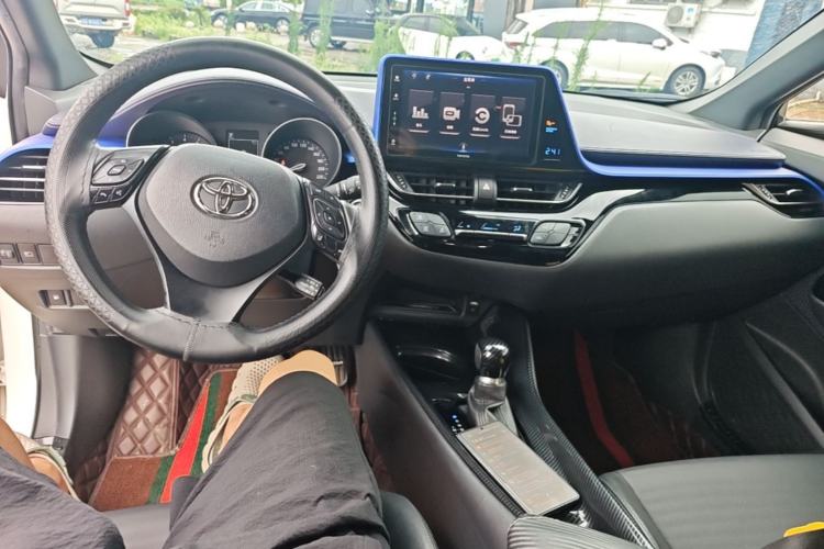 Used Toyota IZOA 2018 2.0L Yichi Edition China V Standard Center Console