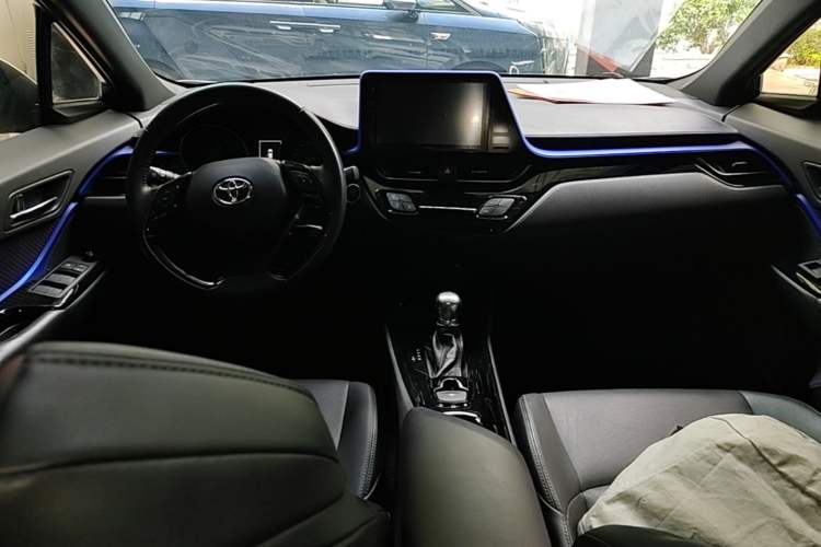 Used Toyota IZOA 2018 2.0L Yichi Version China VI Standard Center Console