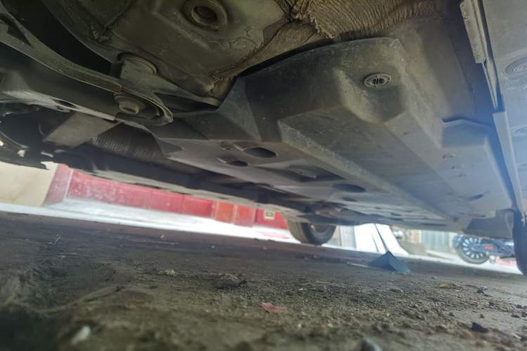Used Toyota IZOA 2018 2.0L Yichi Version China VI Standard Chassis Front Left