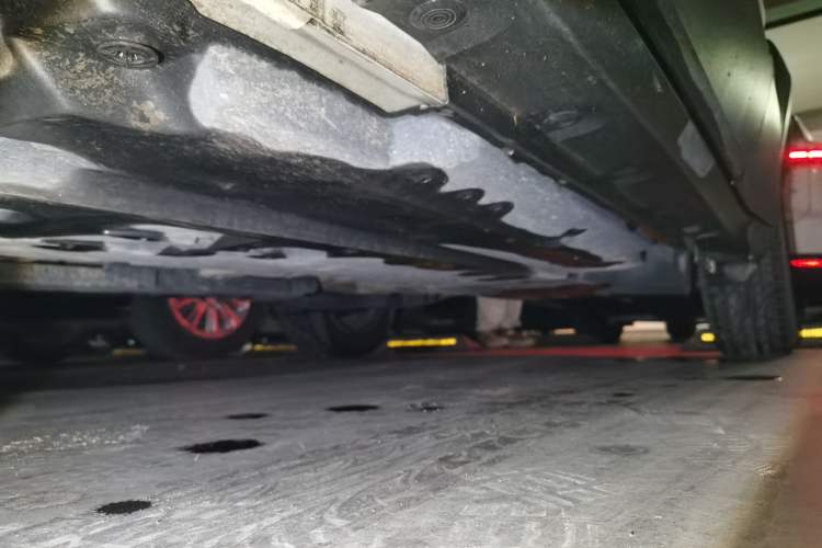 Used Toyota IZOA 2018 2.0L Yichi Version China VI Standard Chassis Front Left