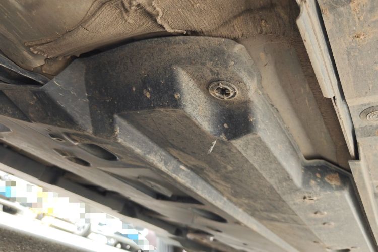 Used Toyota IZOA 2018 2.0L Yichi Version China VI Standard Chassis Front Left