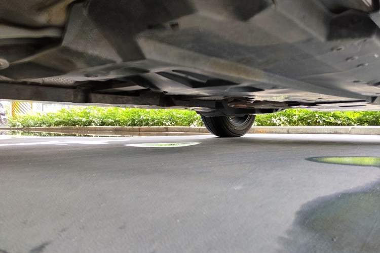 Used Toyota IZOA 2018 2.0L Yichi Version China VI Standard Chassis Front Left