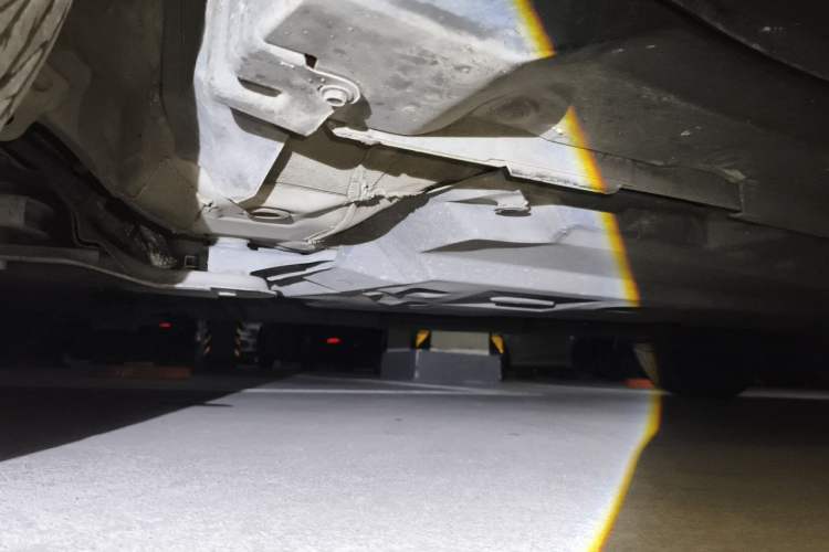 Used Toyota IZOA 2018 2.0L Yichi Version China VI Standard Chassis Front Left