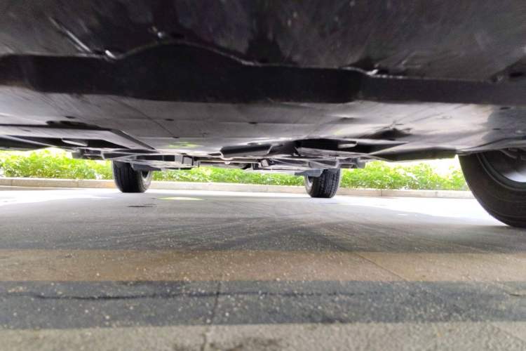Used Toyota IZOA 2018 2.0L Yichi Version China VI Standard Chassis Front