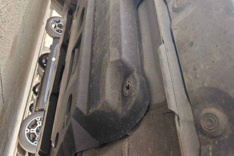 Used Toyota IZOA 2018 2.0L Yichi Version China VI Standard Chassis Front Right