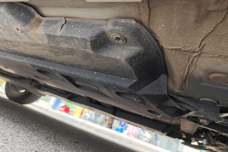 Used Toyota IZOA 2018 2.0L Yichi Version China VI Standard Chassis Front Right