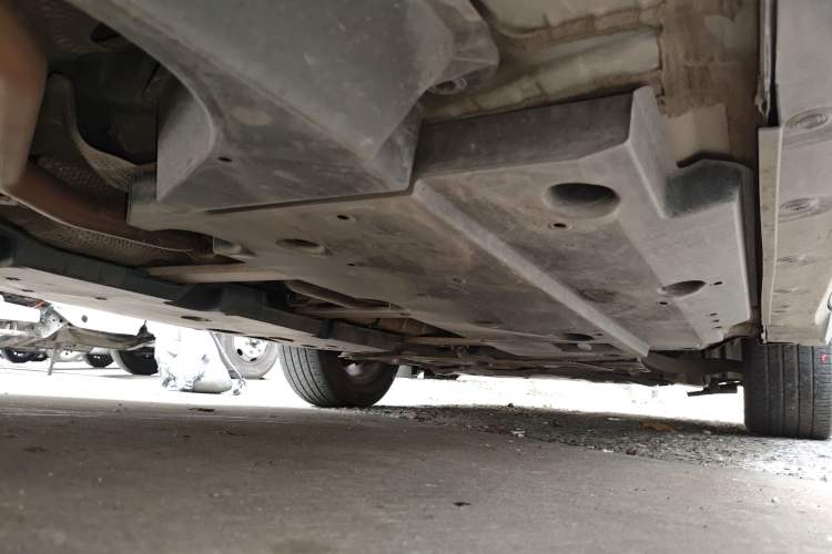Used Toyota IZOA 2018 2.0L Yichi Edition China V Standard Chassis Front Right