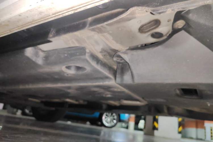 Used Toyota IZOA 2018 2.0L Yichi Edition China V Standard Chassis Rear Left